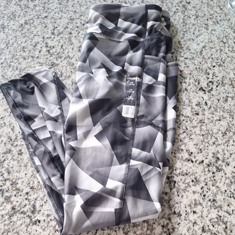 Avia Black and Gray Geometric Leggings